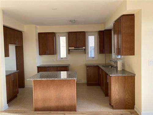 47-590 North Service Road, Hamilton, ON - Indoor Photo Showing Kitchen