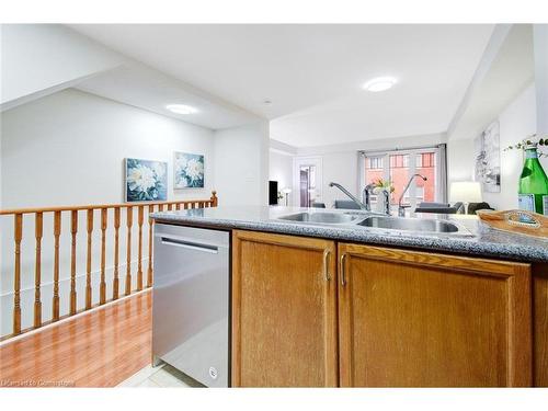 5050 Intrepid Drive, Mississauga, ON - Indoor Photo Showing Kitchen With Double Sink