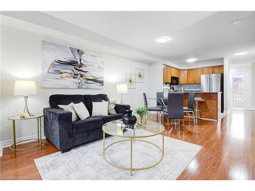 5050 Intrepid Drive, Mississauga, ON - Indoor Photo Showing Living Room