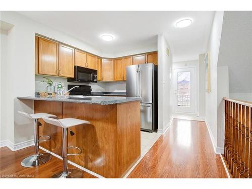 5050 Intrepid Drive, Mississauga, ON - Indoor Photo Showing Kitchen