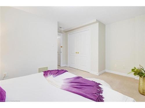 5050 Intrepid Drive, Mississauga, ON - Indoor Photo Showing Bedroom