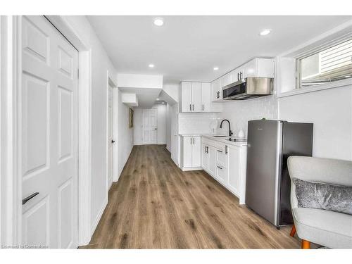 Lower-608 Woolgrass Avenue, Waterloo, ON - Indoor Photo Showing Kitchen