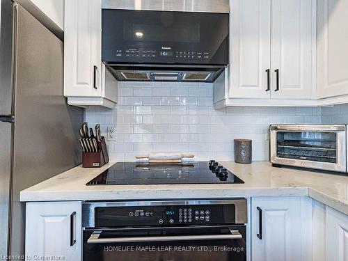 14-93 The Queensway Way, Toronto, ON - Indoor Photo Showing Kitchen With Upgraded Kitchen