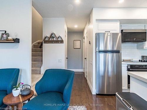 14-93 The Queensway Way, Toronto, ON - Indoor Photo Showing Kitchen