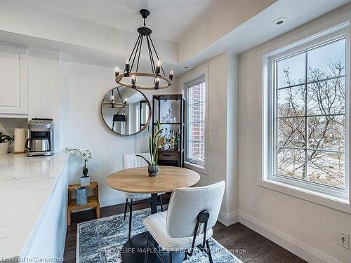 14-93 The Queensway Way, Toronto, ON - Indoor Photo Showing Dining Room