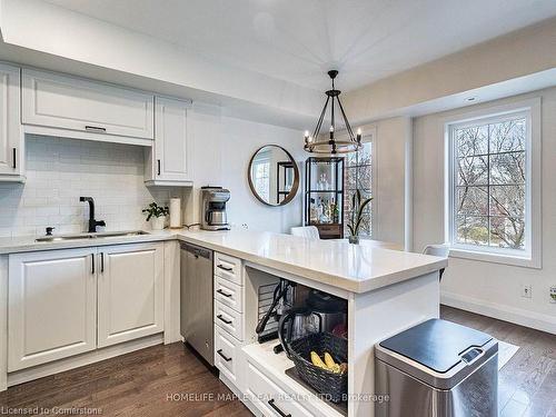 14-93 The Queensway Way, Toronto, ON - Indoor Photo Showing Kitchen With Upgraded Kitchen