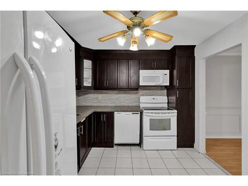 6-270 Timberbank Boulevard, Toronto, ON - Indoor Photo Showing Kitchen