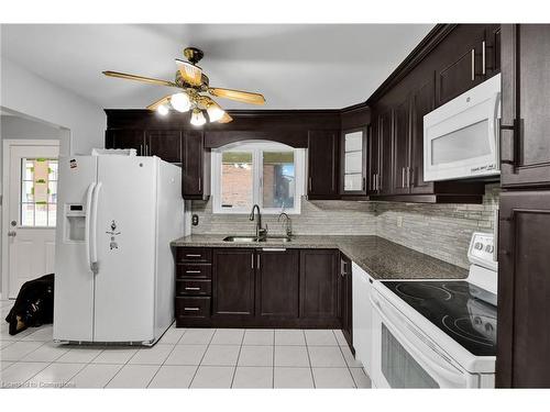 6-270 Timberbank Boulevard, Toronto, ON - Indoor Photo Showing Kitchen With Double Sink