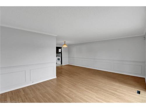 6-270 Timberbank Boulevard, Toronto, ON - Indoor Photo Showing Other Room