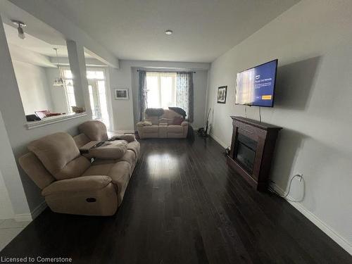 118 Dunrobin Lane, Grimsby, ON - Indoor Photo Showing Living Room With Fireplace