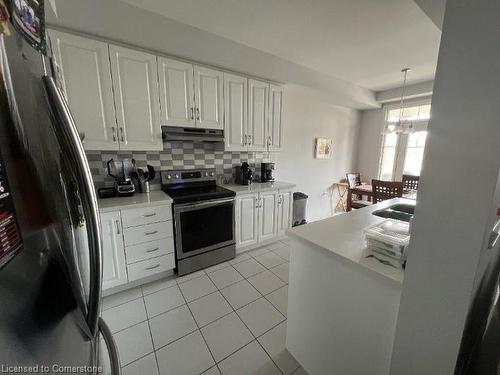 118 Dunrobin Lane, Grimsby, ON - Indoor Photo Showing Kitchen