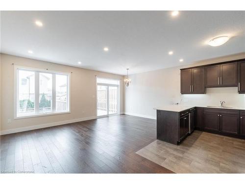 161-1960 Dalmagarry Road, London, ON - Indoor Photo Showing Kitchen