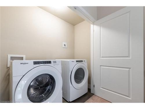 161-1960 Dalmagarry Road, London, ON - Indoor Photo Showing Laundry Room