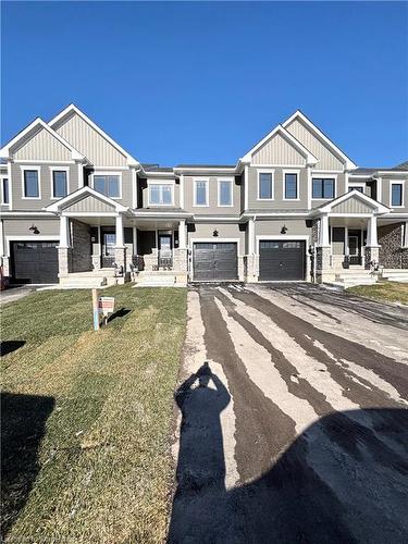 92 Varsity Drive, Welland, ON - Outdoor With Deck Patio Veranda With Facade