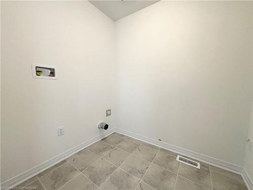 92 Varsity Drive, Welland, ON - Indoor Photo Showing Other Room