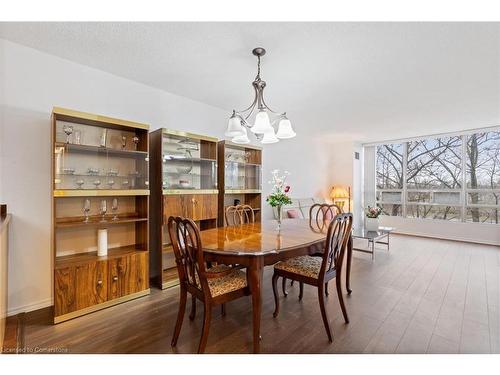 311-310 Mill Street, Peel, ON - Indoor Photo Showing Dining Room