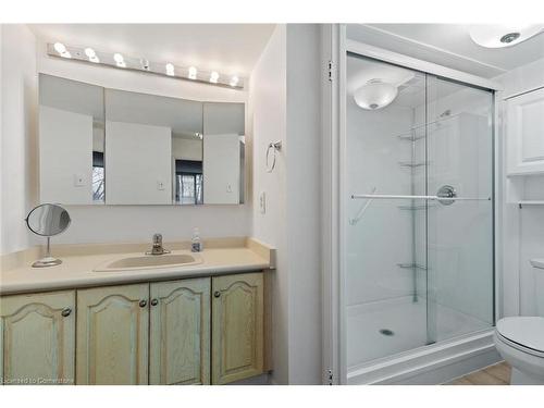 311-310 Mill Street, Peel, ON - Indoor Photo Showing Bathroom