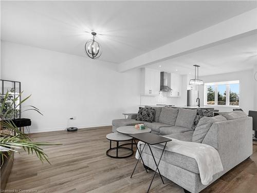 341 Callaway Road, London, ON - Indoor Photo Showing Living Room