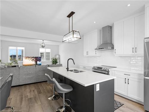 341 Callaway Road, London, ON - Indoor Photo Showing Kitchen With Double Sink With Upgraded Kitchen