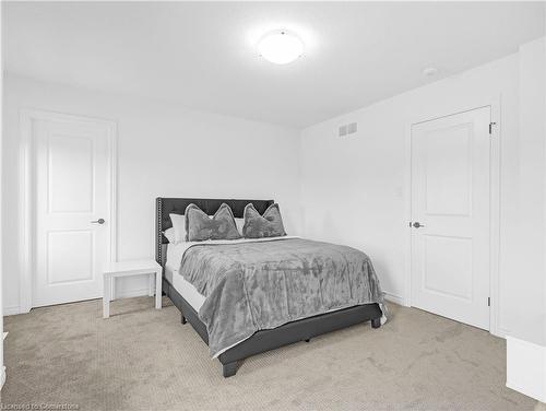 341 Callaway Road, London, ON - Indoor Photo Showing Bedroom