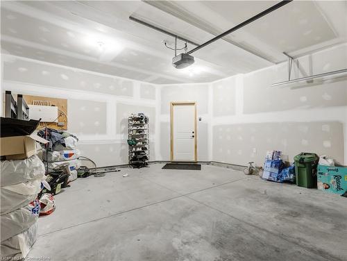 341 Callaway Road, London, ON - Indoor Photo Showing Garage