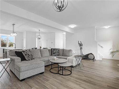 341 Callaway Road, London, ON - Indoor Photo Showing Living Room