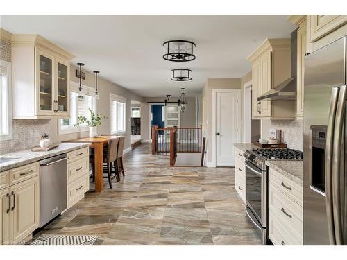 1371 10Th Concession Road West W, Hamilton, ON - Indoor Photo Showing Kitchen With Upgraded Kitchen