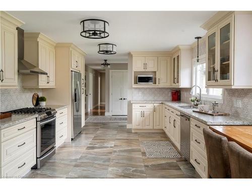 1371 10Th Concession Road West W, Hamilton, ON - Indoor Photo Showing Kitchen With Upgraded Kitchen