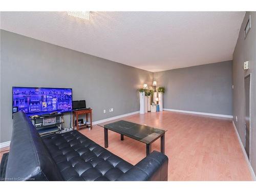 308-305 Webb Drive, Mississauga, ON - Indoor