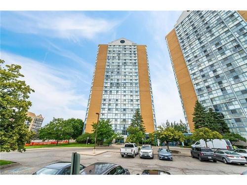 501-25 Trailwood Drive, Mississauga, ON - Outdoor With Facade