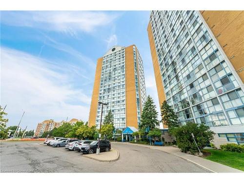 501-25 Trailwood Drive, Mississauga, ON - Outdoor With Facade