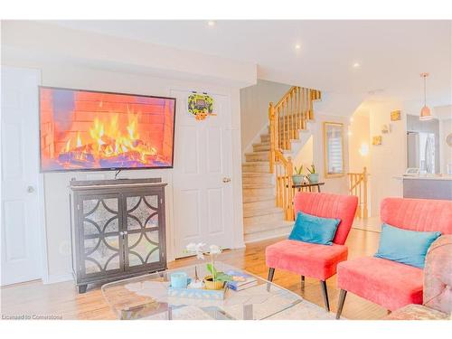 4-60 Fairwood Circle, Brampton, ON - Indoor Photo Showing Living Room