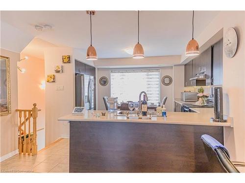 4-60 Fairwood Circle, Brampton, ON - Indoor Photo Showing Kitchen