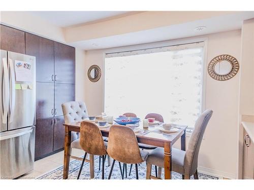 4-60 Fairwood Circle, Brampton, ON - Indoor Photo Showing Dining Room