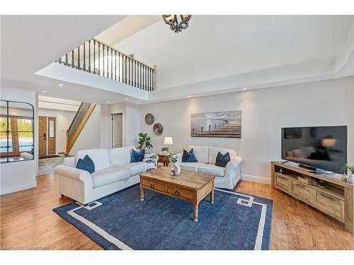 5359 8Th Line, Erin, ON - Indoor Photo Showing Living Room