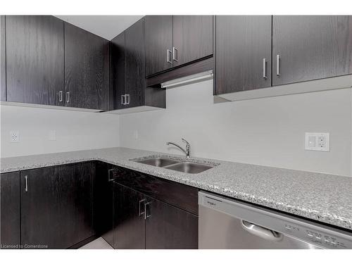 40-142 Foamflower Place, Waterloo, ON - Indoor Photo Showing Kitchen With Double Sink