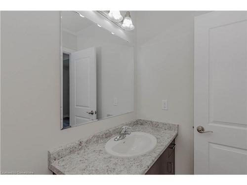 40-142 Foamflower Place, Waterloo, ON - Indoor Photo Showing Bathroom