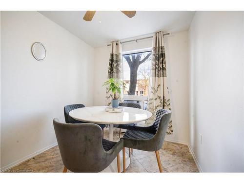 53-40 Imperial Road N, Guelph, ON - Indoor Photo Showing Dining Room