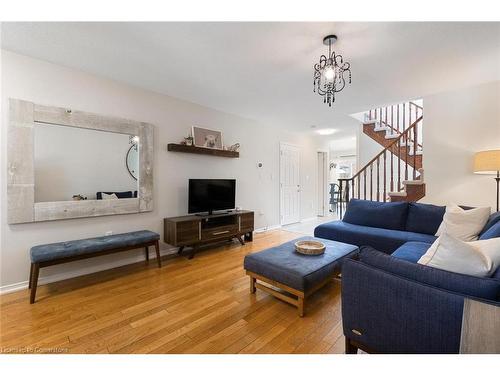 35-24 Kenyon Crescent, Grimsby, ON - Indoor Photo Showing Living Room