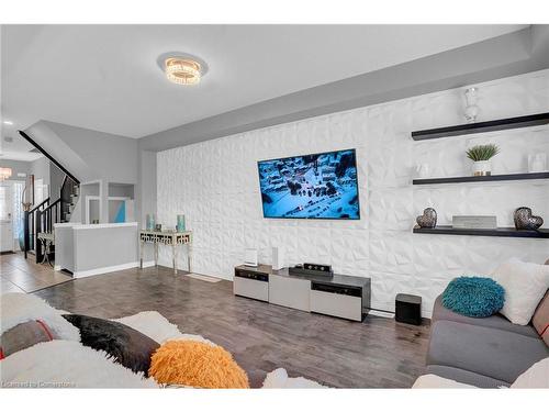 158 Kinsman Drive, Binbrook, ON - Indoor Photo Showing Living Room