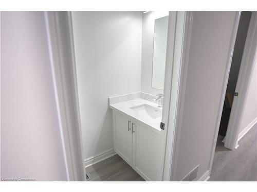 16 Nelson Trail, Welland, ON - Indoor Photo Showing Bathroom