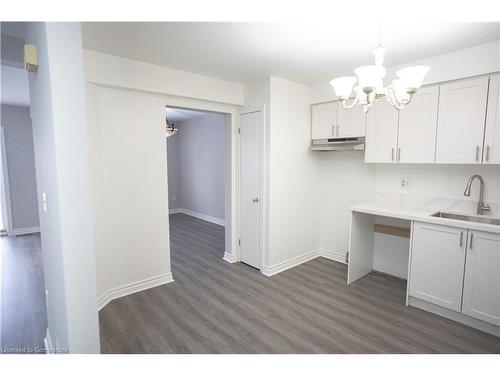 16 Nelson Trail, Welland, ON - Indoor Photo Showing Kitchen