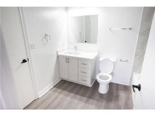 16 Nelson Trail, Welland, ON - Indoor Photo Showing Bathroom