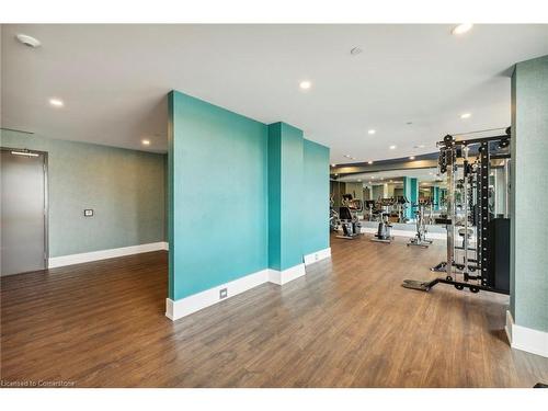 806-450 Dundas Street East, Waterdown, ON - Indoor Photo Showing Gym Room