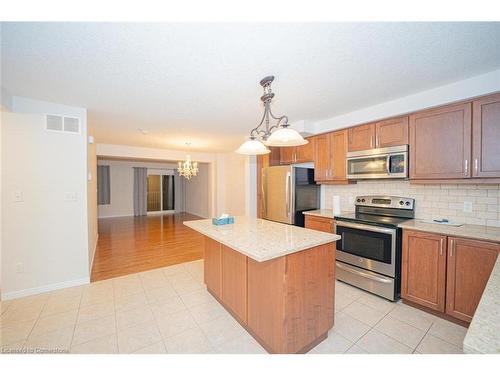 15 Eliza Avenue, Kitchener, ON - Indoor Photo Showing Kitchen