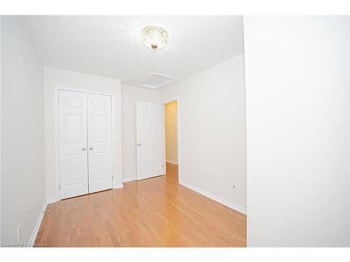 15 Eliza Avenue, Kitchener, ON - Indoor Photo Showing Other Room