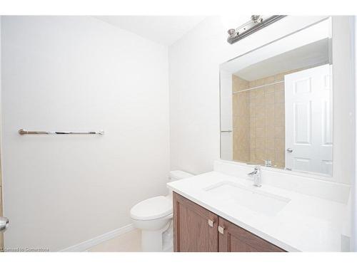 15 Eliza Avenue, Kitchener, ON - Indoor Photo Showing Bathroom