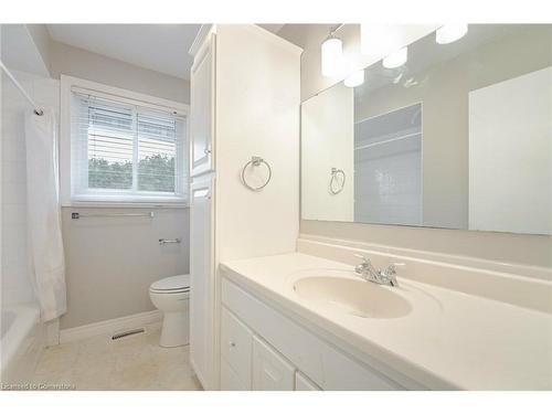 55 Morning Dew Drive, Brantford, ON - Indoor Photo Showing Bathroom