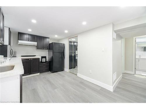 55 Morning Dew Drive, Brantford, ON - Indoor Photo Showing Kitchen