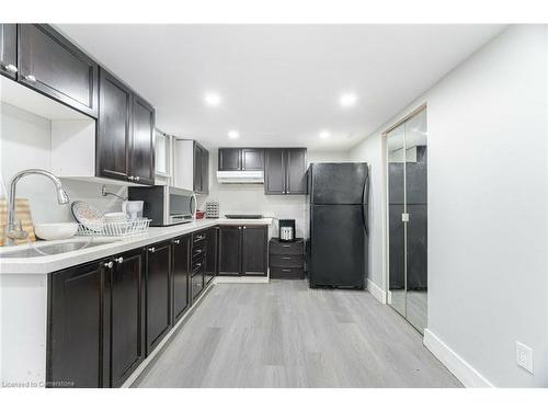 55 Morning Dew Drive, Brantford, ON - Indoor Photo Showing Kitchen